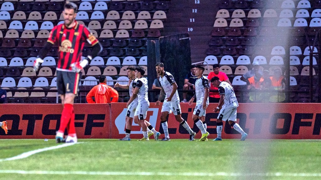 Deportivo Madryn y Gimnasia de Mendoza se enfrentaron por la final de la Primera Nacional. (Prensa Gimnasia)
