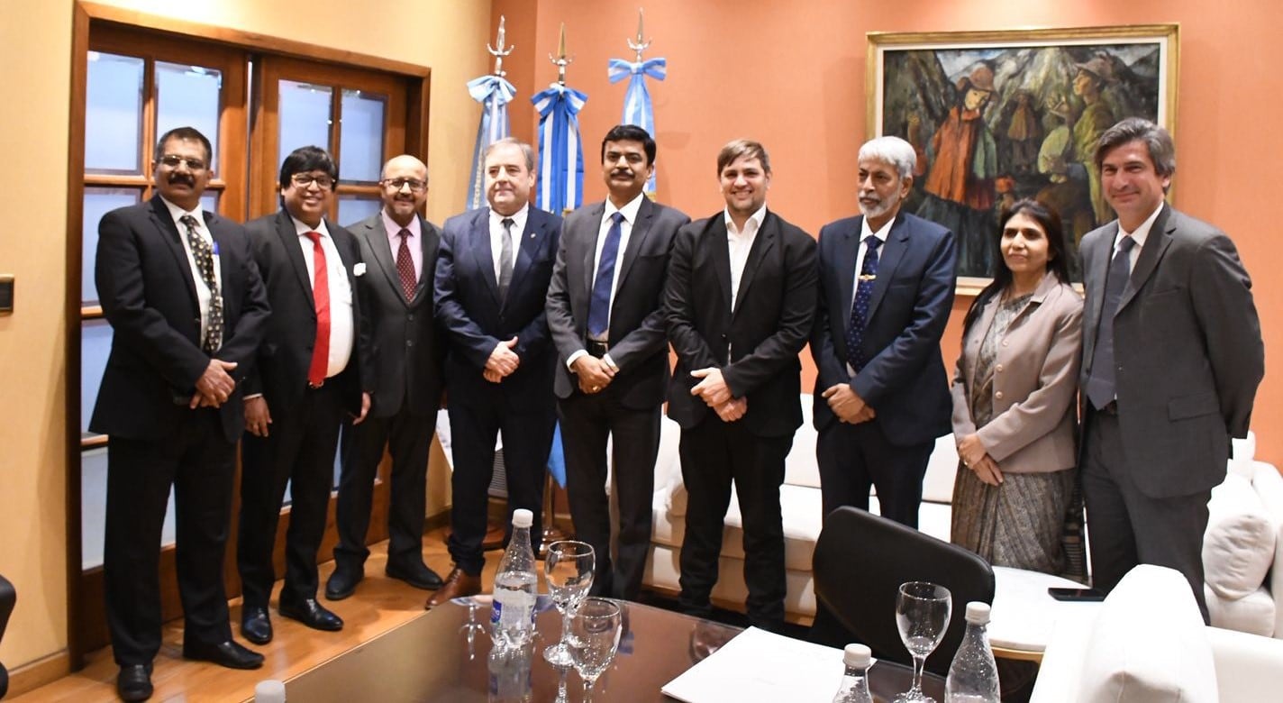 El vicegobernador Bernis recibió a la comitiva encabezada por el secretario del Ministerio de Acero de la República de la India, Sandeep Poundrik, y el embajador Ajaneesh Kumar, en la Casa de Jujuy en Buenos Aires.