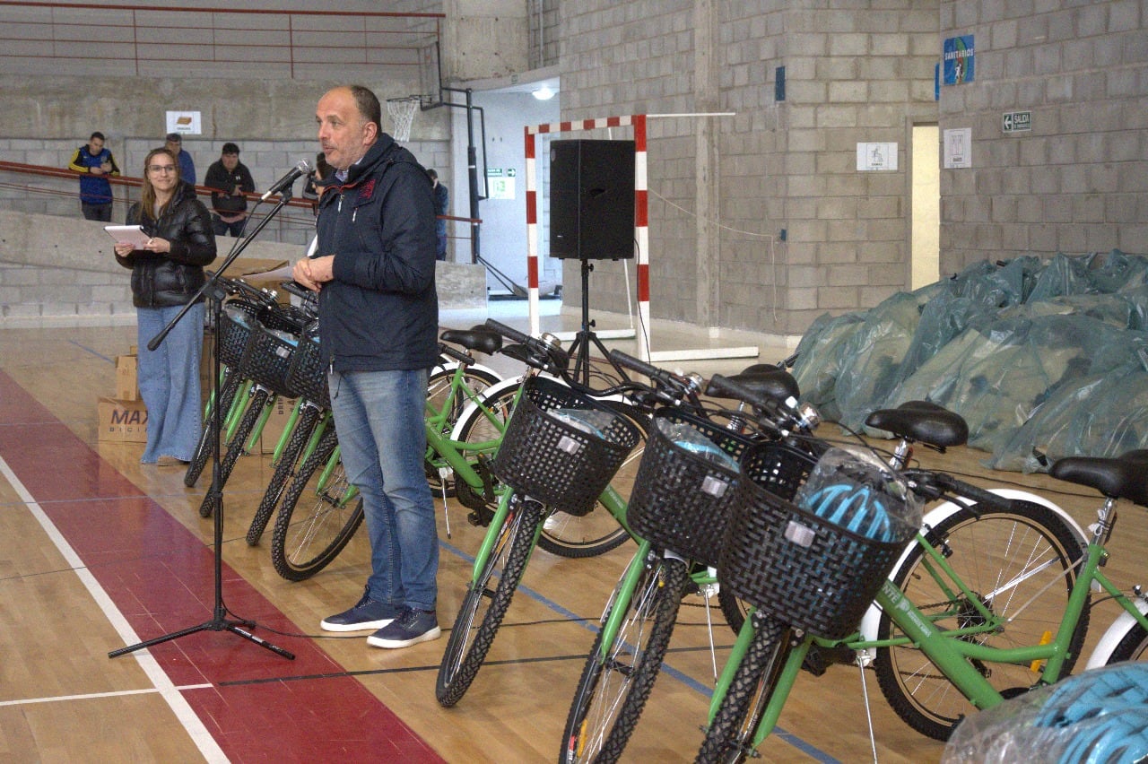 se entregaron Bicicletas del programa “Pedaleá la Provincia”