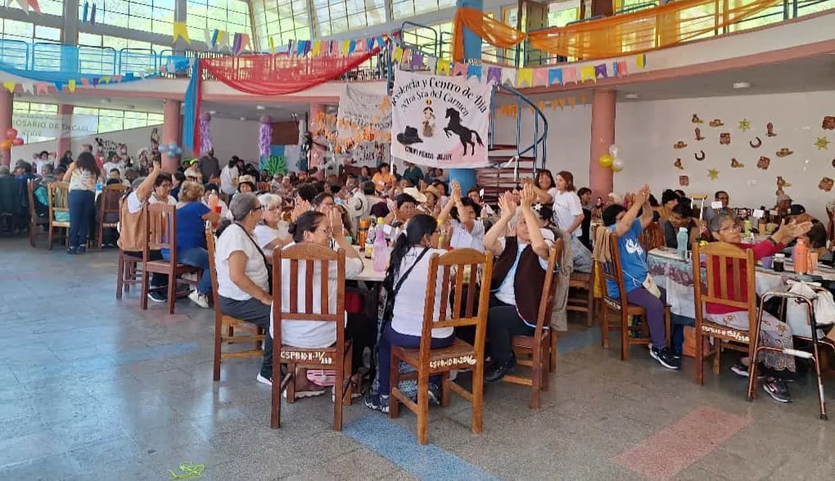 La celebración del Día Internacional de las Personas Mayores en San Pablo de Reyes fue organizada por el Ministerio de Desarrollo Humano provincial.