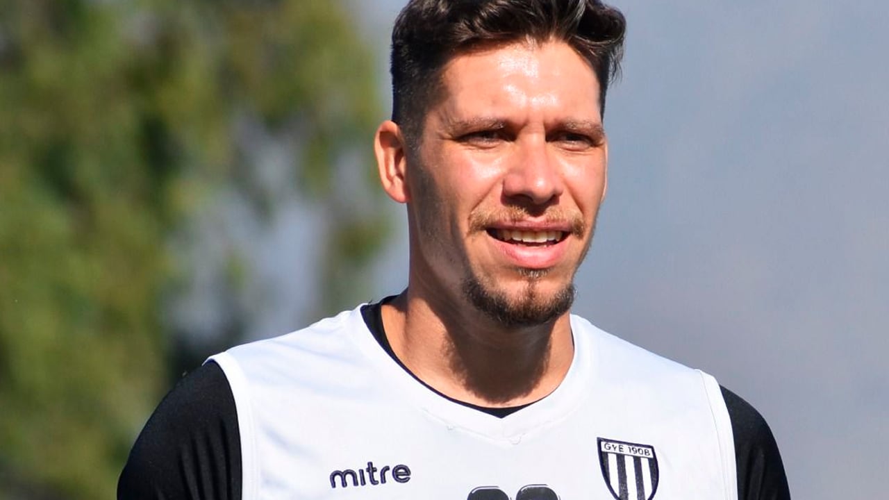 Cesar Rigamonti corre con ventaja para ser el golero títular en el equipo de Ezequiel Medrán.