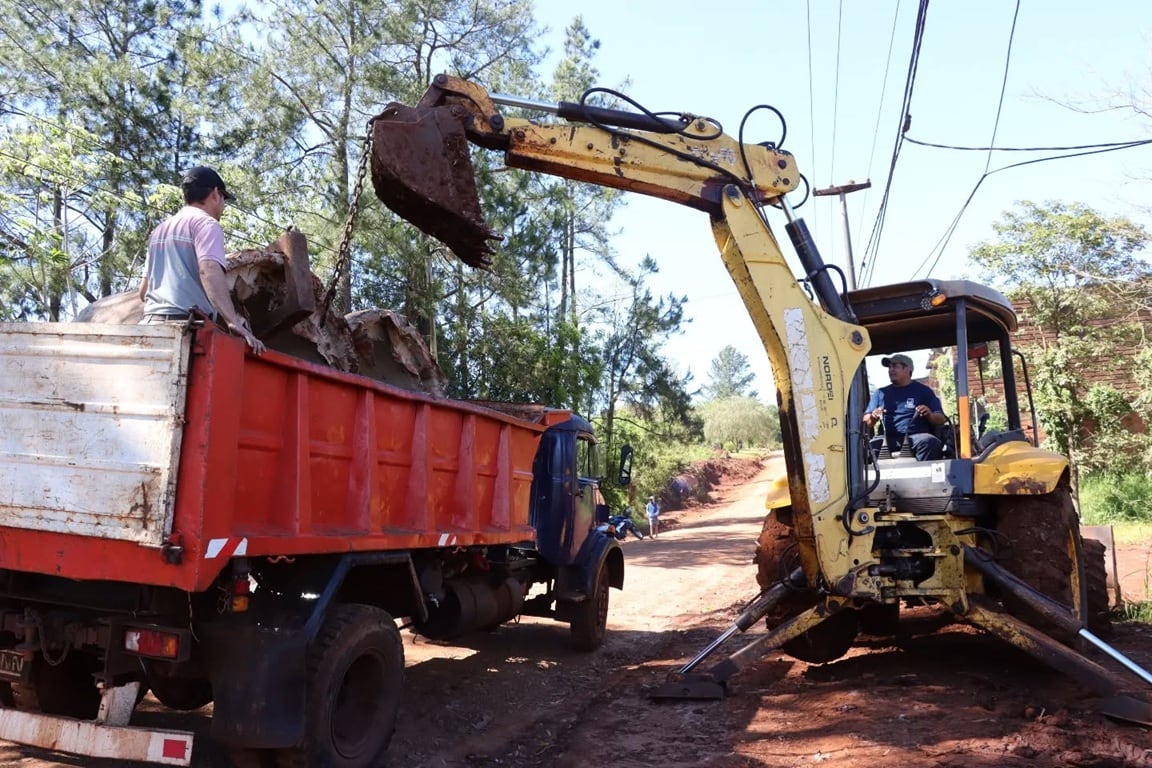 Eldorado avanza con obras de entubado y ensanchamiento del arroyo en el kilómetro 3.