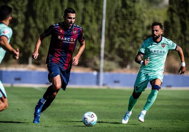 El cordobés Matías Moreno se lesionó en medio de la pretemporada del Levante, en España. (@LevanteUD)