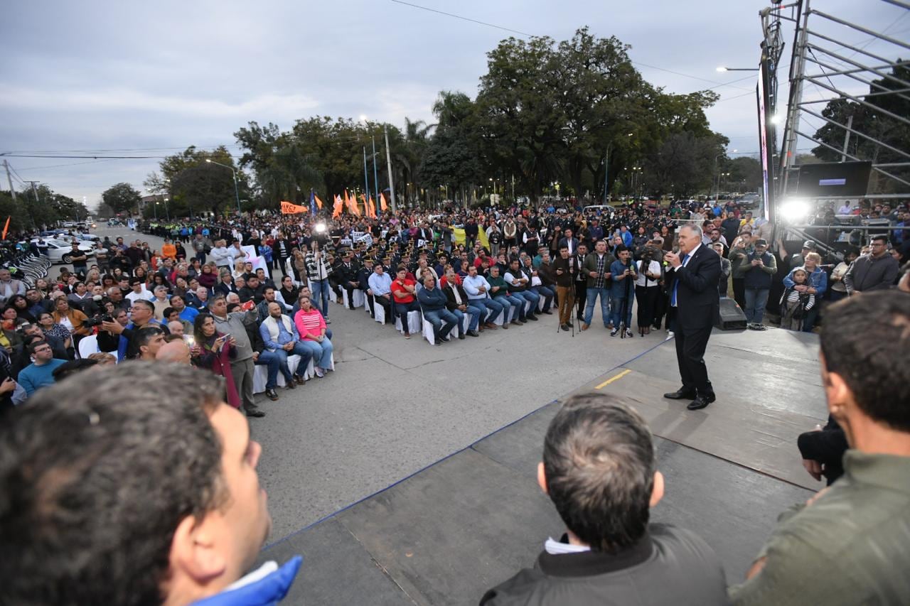 El Gobierno provincial destinó equipamiento, sumó efectivos y anunció la repavimentación del acceso principal a la ciudad.