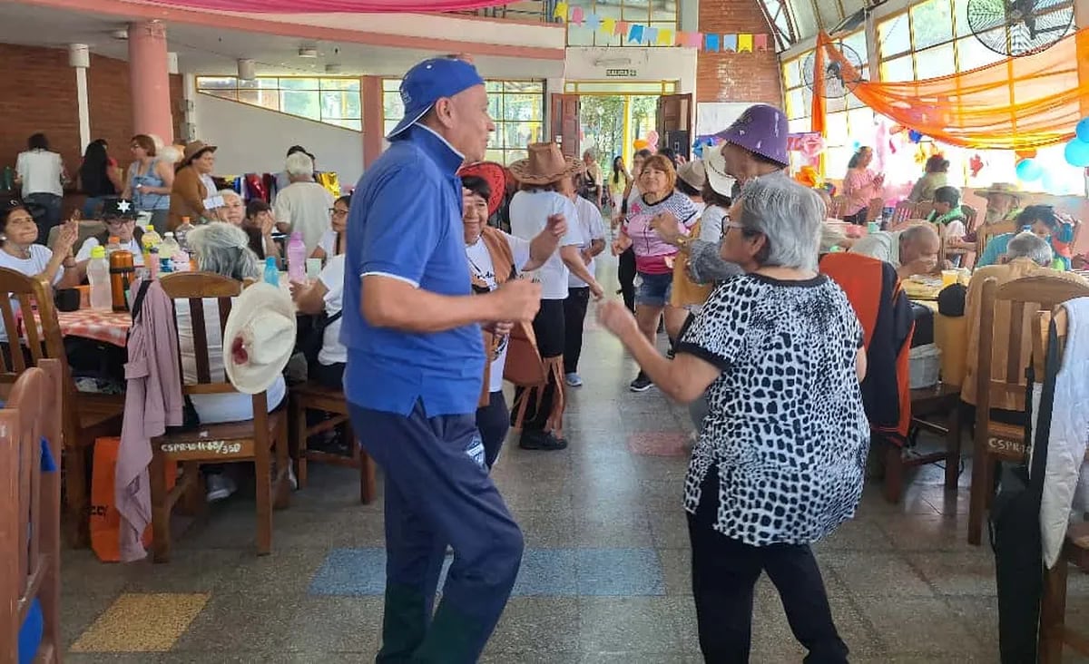 Las delegaciones disfrutaron de una jornada de almuerzo, música y variedad de propuestas artísticas y recreativas.
