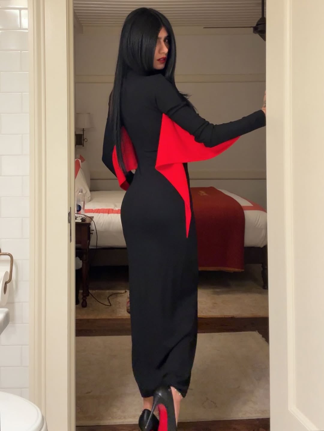 La última tendencia: Mia Khalifa apostó por una combinación explosiva de colores y se consagró como reina fashionista