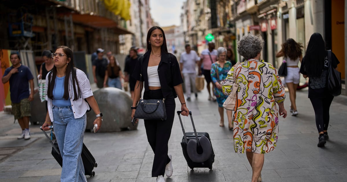 Cómo utilizar la <b>inteligencia artificial</b> para planificar las vacaciones - Vía País thumbnail