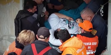 Cristian Fredes fue rescatado por los bomberos