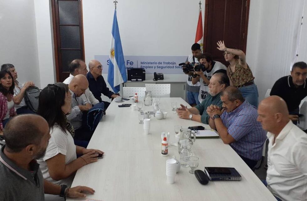 Paritarias en Santa Fe: docentes y estatales reciben oferta de 40 % de aumento