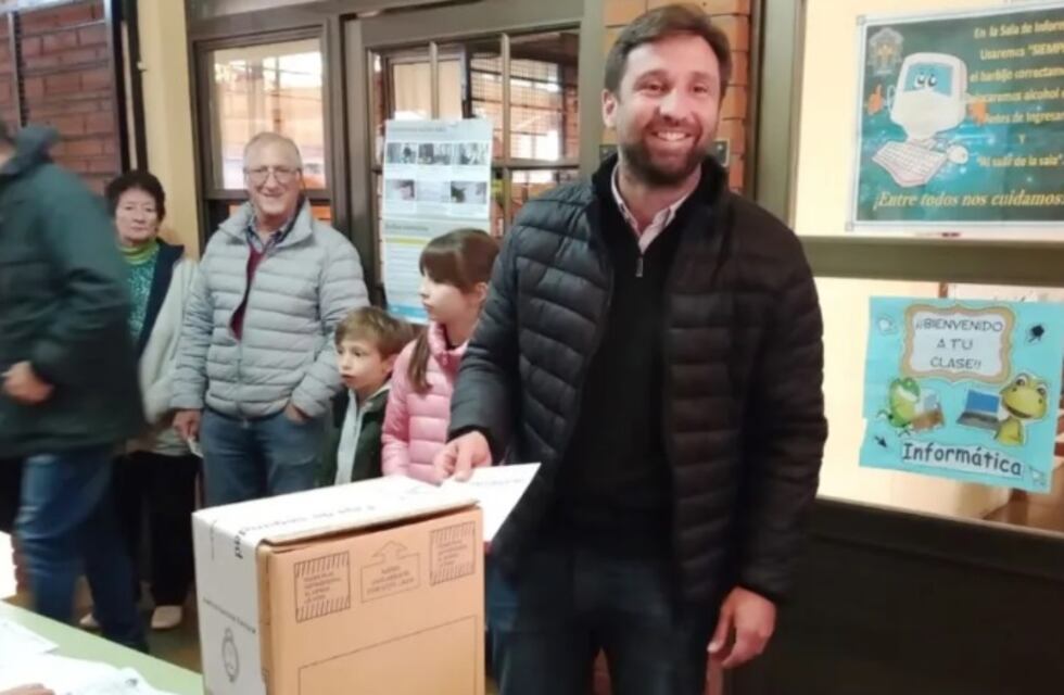 Elecciones PASO 2023: Ariel “Pepe” Pianesi sufragó en esta fría mañana en Posadas