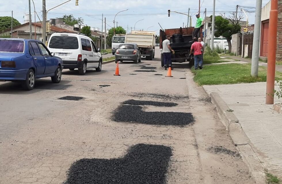 Desde el Municipio informan que continúan con el bacheo en diferentes lugares de la ciudad