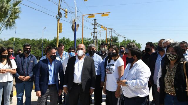 Manzur inauguró un nuevo acceso en la ruta 301 en Famaillá.