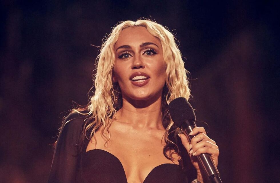 Miley Cyrus vuelve a Disney con su último disco