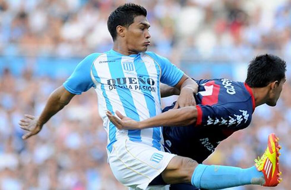 Leonel Miranda pusó el 2-0 para Racing con floja respuesta de Manuel Roffo