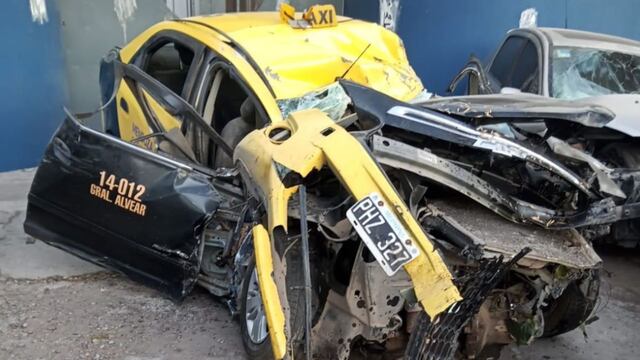 Accidente fatal en Alvear: un taxista murió al esquivar un perro e impactar posteriormente con un árbol.