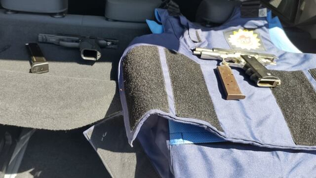 Parte de lo secuestrado en la playa de estacionamiento del Hospital de Niños (Policía).