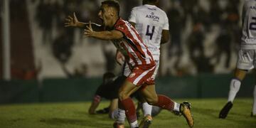 Manuel Liendo sufrió una severa lesión en la rodilla y quedó al margen del plantel de Instituto.