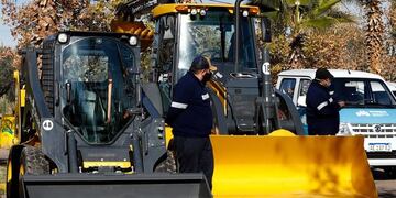 La minicargadora será sumada a Higiene Urbana y la retroescavadora para relizar trabajos en la red de agua del departamento de Maipú. Gentileza MM