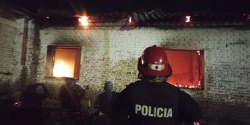 Incendio arrasó un asilo municipal en Concepción de la Sierra.
