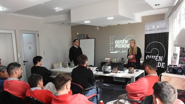 El personal de Carlos Andretich se capacita en educación vial