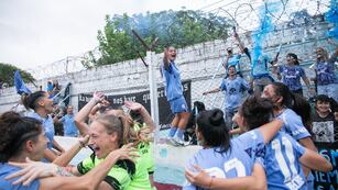 El femenino de Belgrano juega la final, en cancha de Racing de Nueva Italia (Prensa Belgrano)