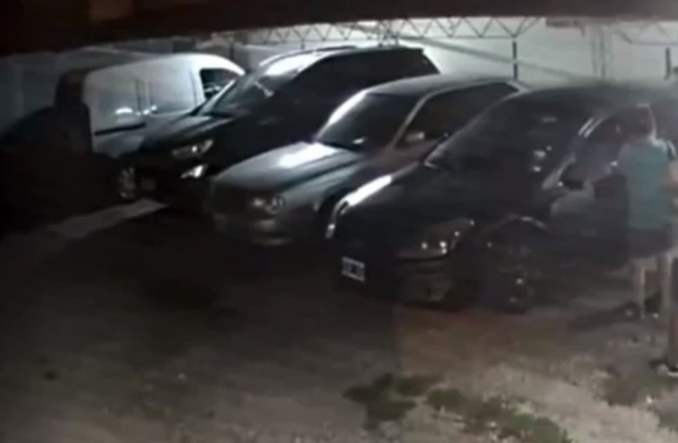 Video: le apuntaron en la cabeza a un niño en Córdoba para robar el auto familiar