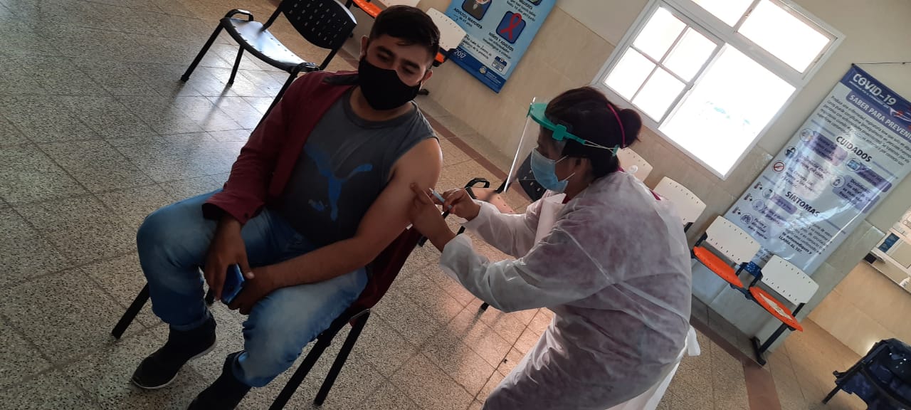 Estudiantes de la UNCuyo podrán aplicar vacunas contra el Coronavirus