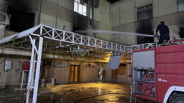 Incendio en hospital de Bagdad causó 83 muertes