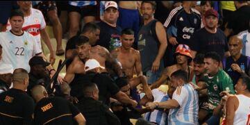 Coroniti, en medio de la represión.