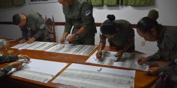 Partieron de Puerto Iguazú con una increíble suma de reales sin declarar y fueron demorados.