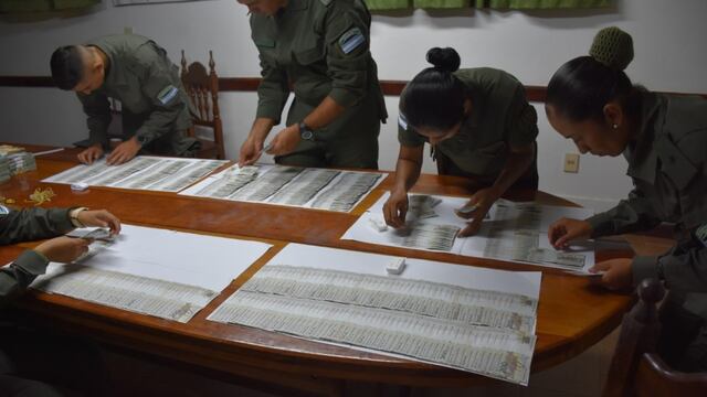Partieron de Puerto Iguazú con una increíble suma de reales sin declarar y fueron demorados.