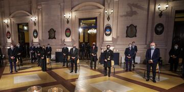 Fernández junto a los gobernadores en el acto en el CCK