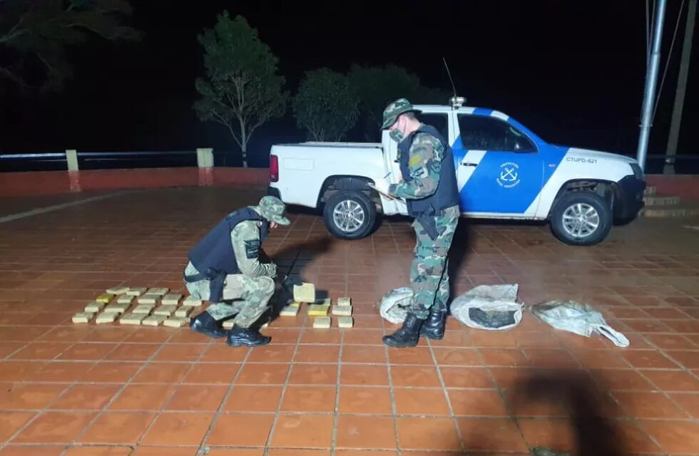 Prefectura incautó cargamento millonario de marihuana en Santa Ana