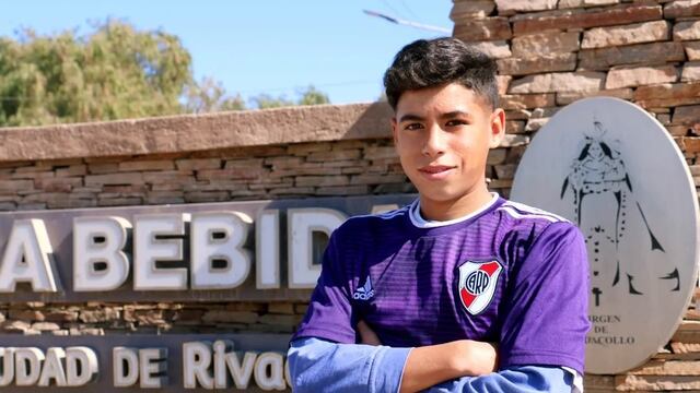 Emiliano Quevedo nacido en Rivadavia, San Juan, la rompe en River Plate y fue convocado por Pablo Aimar para integrar el Sub15 de Argentina.