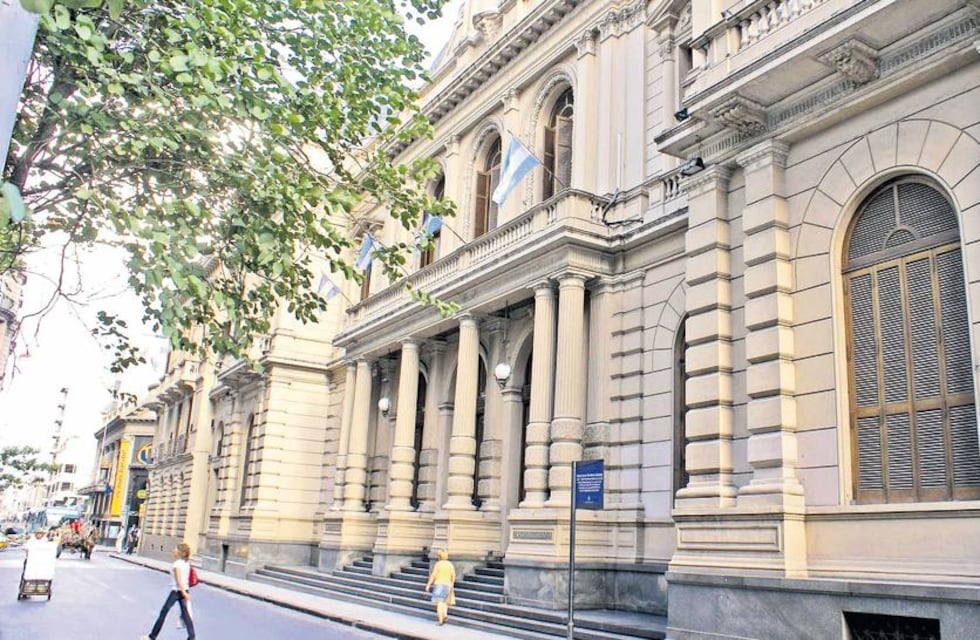 Viernes de atención resentida por asambleas en Banco de Córdoba