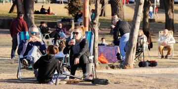Fotos de turismo. Costanera del lago San Roque. Vacaciones de invierno y turistas en Carlos paz.
Yanina Aguirre/ La Voz