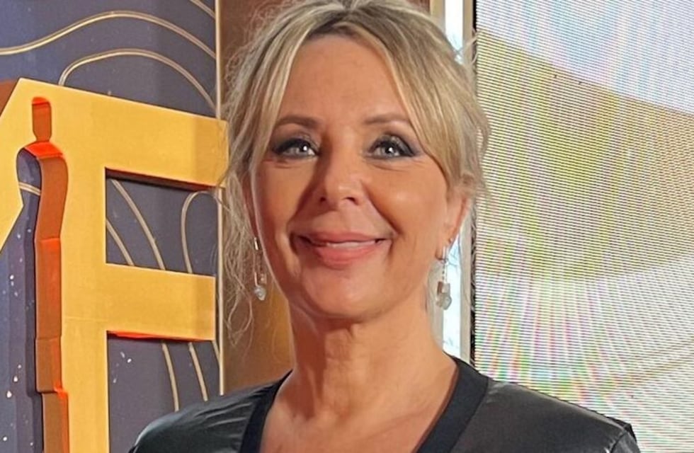 A sus 58 años, Evelyn Von Brocke posó con un traje de baño animal print y se robó todas las miradas