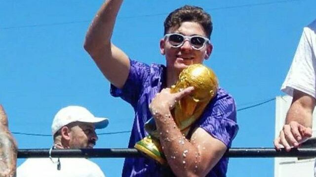 Julián Álvarez y su celebración en el recorrido.