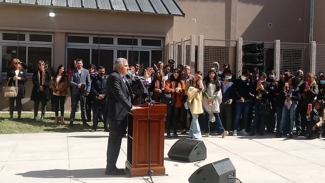 "Haber logrado construir esta escuela es haber derrotado a la violencia", remarcó el gobernador Morales en Campo Verde.