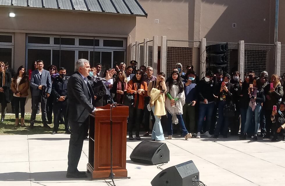 “La violencia no puede torcerle el brazo a la educación pública”, advirtió Morales