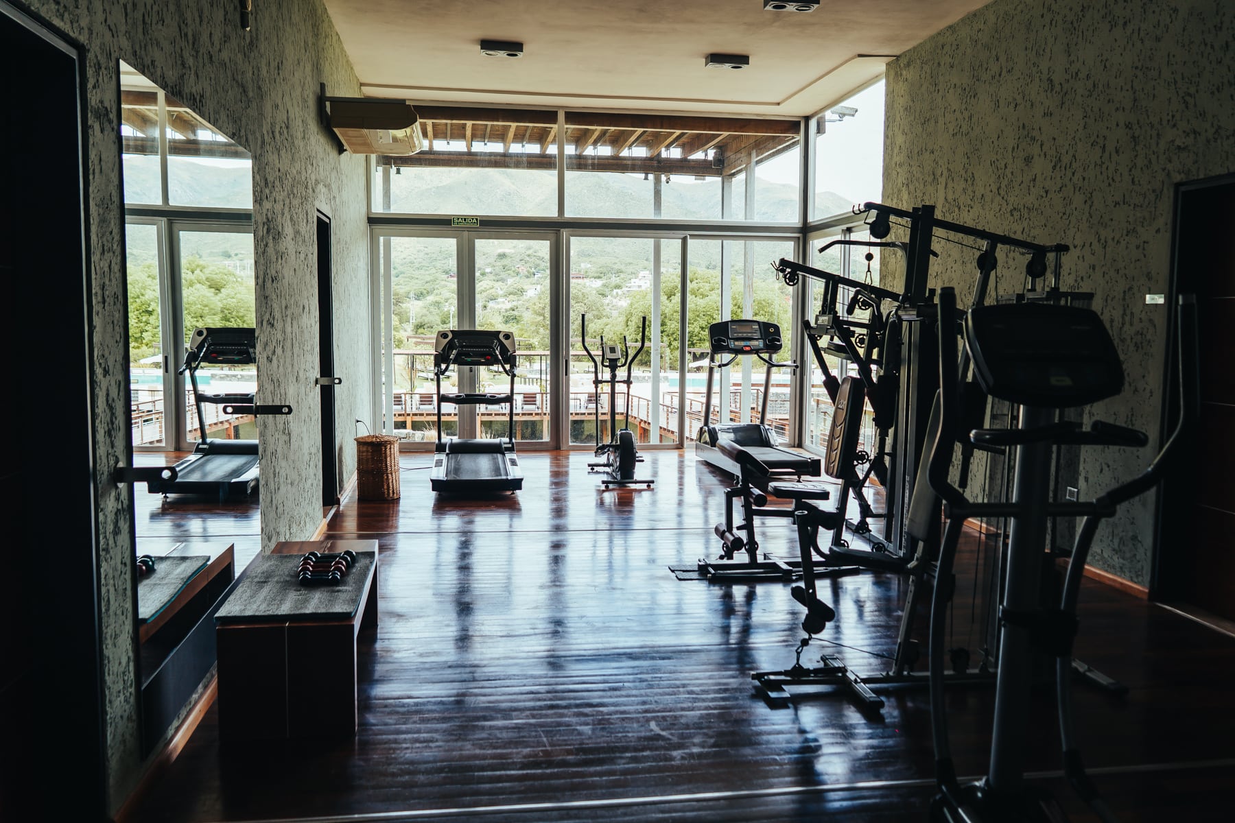 El gimnasio dentro del hotel Tres Pircas.