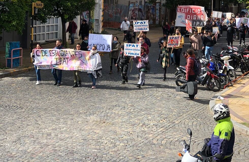 Reclamos en Tandil por las malas condiciones del edificio del IPAT