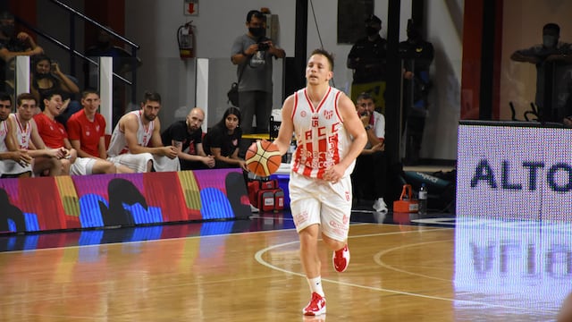 El manejo de Gastón Whelan para un Instituto al que le costó salir a la ruta (La Liga Contenidos).