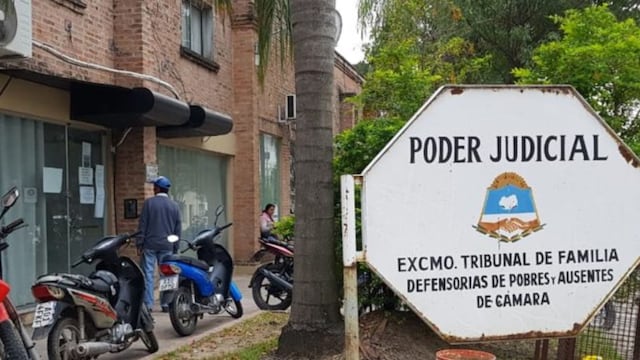 Una sentencia en Formosa ordenó que una menor de edad lleve el nombre de su madre, de su padre biológico y de su padre afectivo.