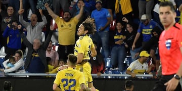 Cavani festeja el golazo del triunfo