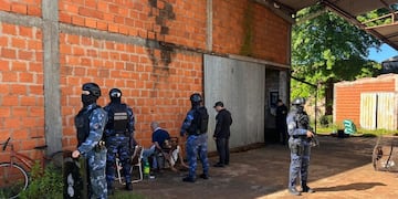 Rescataron a una menor víctima de grooming en un operativo simultáneo en Garupá y Posadas.