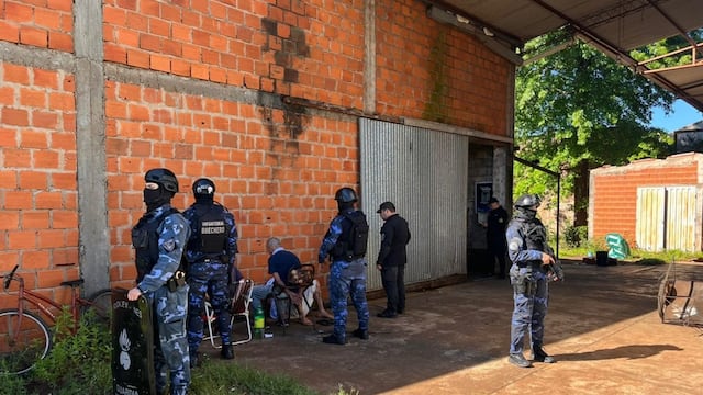 Rescataron a una menor víctima de grooming en un operativo simultáneo en Garupá y Posadas.