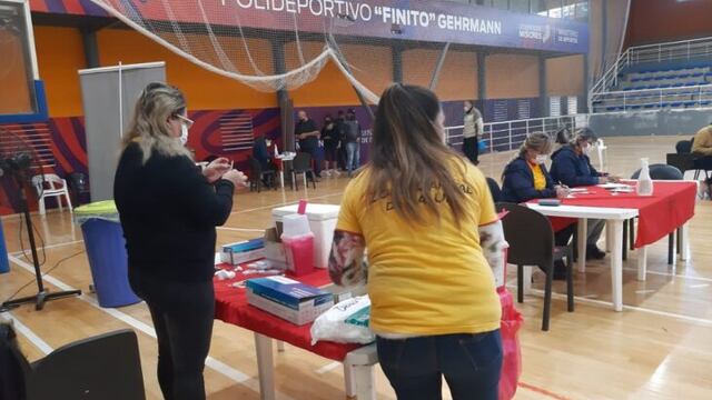 Comenzó la vacunación a los mayores de 40 años