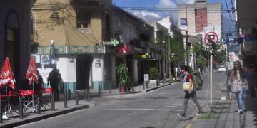 Escasa actividad en San Salvador de Jujuy Jujuy, en martes de feriado nacional.