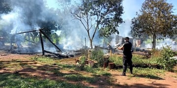 Incendio en una vivienda en Jardín América.